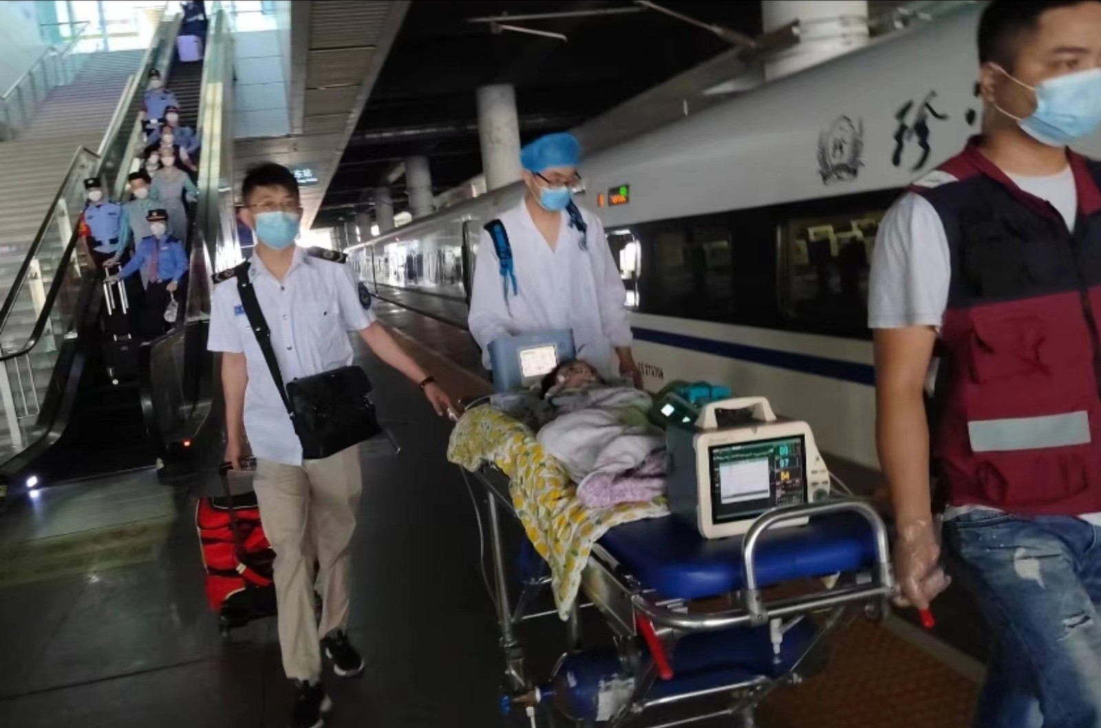 利川市高铁转运公司